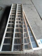 <b>廣西柳州直線篩網架已發(fā)貨，曾經理請注意查收</b>